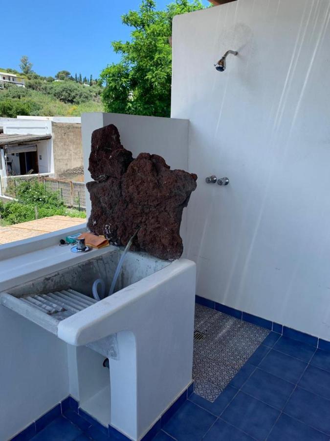 Il Vulcano A Piedi Stromboli Bagian luar foto